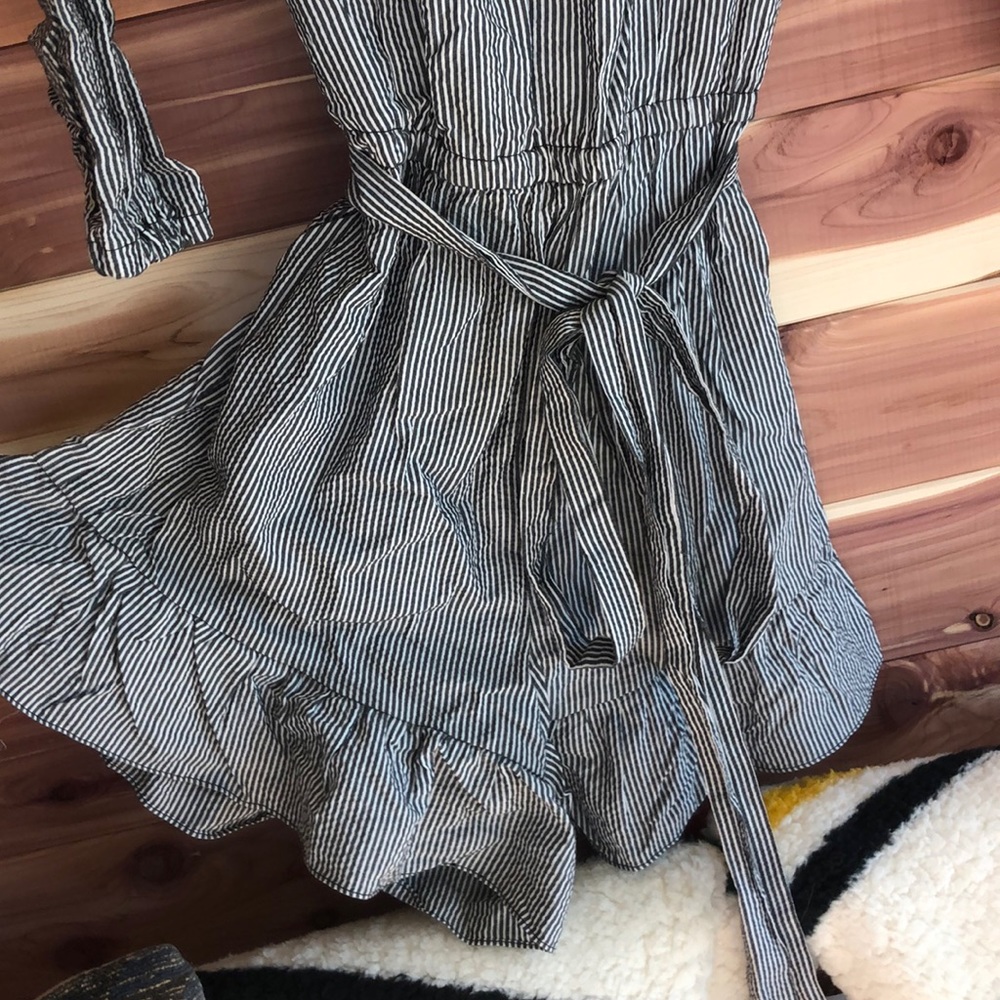 Striped ruffle romper! - Picture 7 of 9